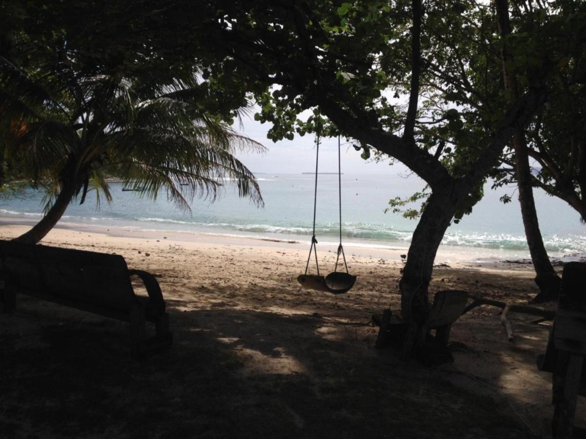 Hollow Trees Surf Katiet Mentawai Surfing Barrels Hostel Exterior photo